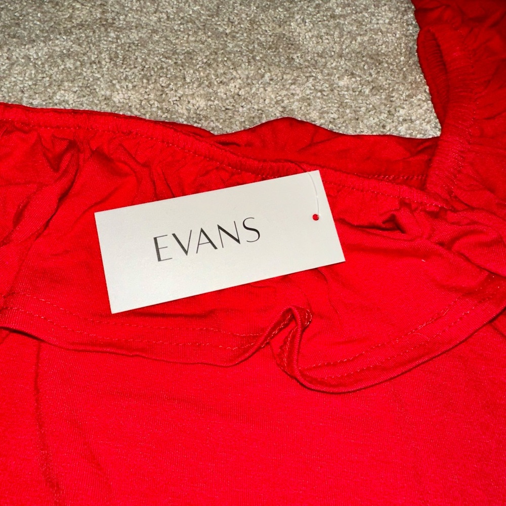 NWT Women’s Ruffle Tankwith handkerchief hemline. Size 26/28 - Picture 4 of 8